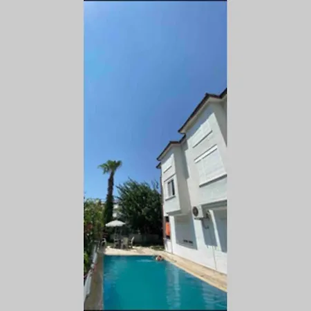 Side Parkvilla Garden Floor Daire *